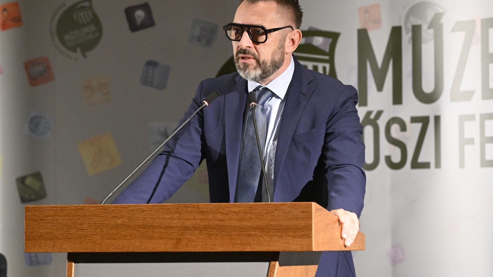 Sári Zsolt államtitkár
