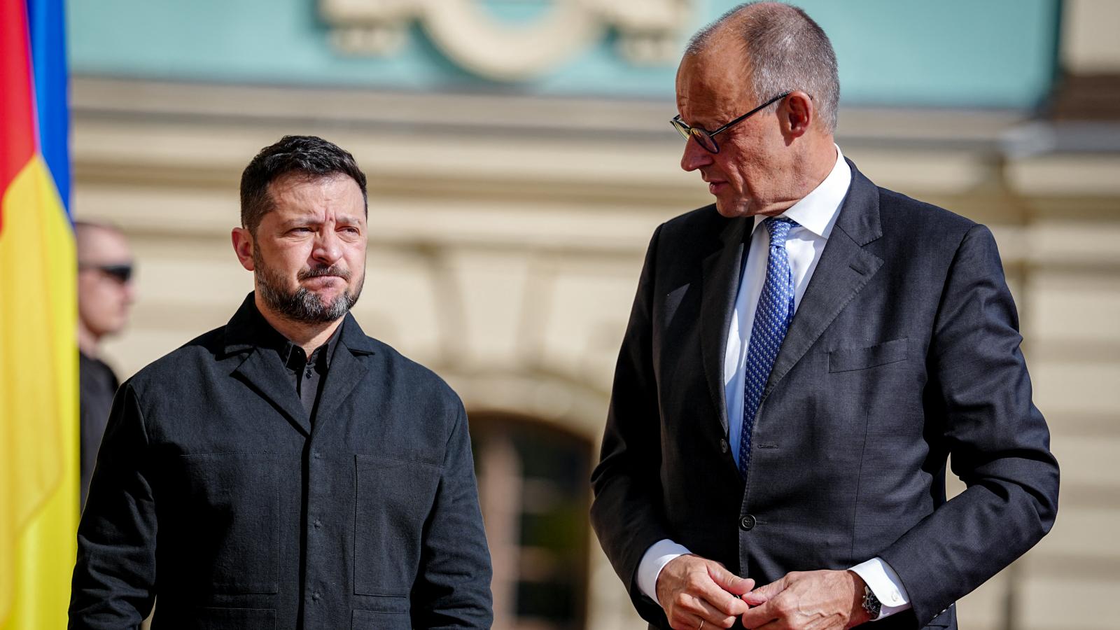 Volodimir Zelenszkij ukránelnök és Friedrich Merz német kancellár