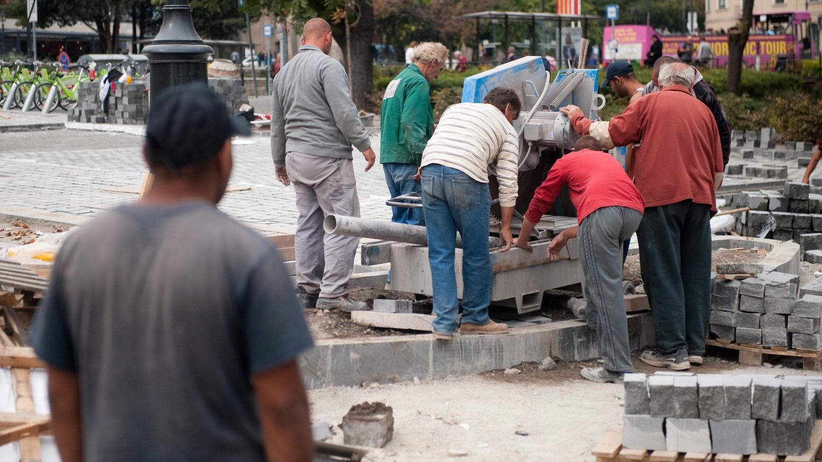 A Lánchíd utca felújításán dolgoznak Fotó: Tóth Gergő, Népszava