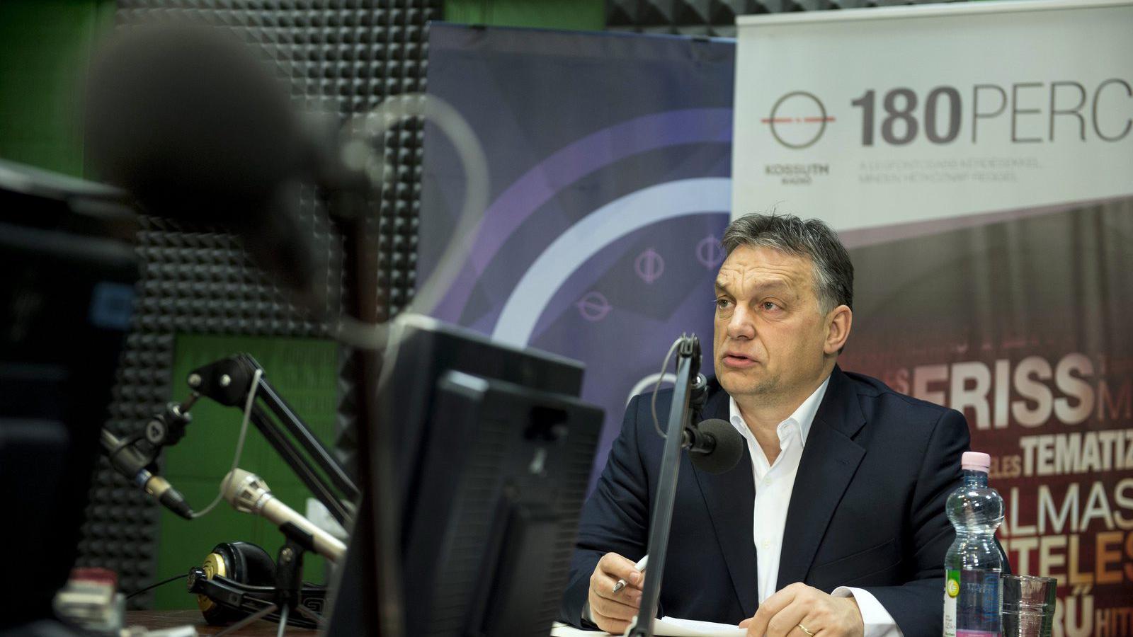 Orbán Viktor miniszterelnök interjút ad a Kossuth Rádió 180 perc című műsorában. MTI Fotó: Koszticsák Szilárd