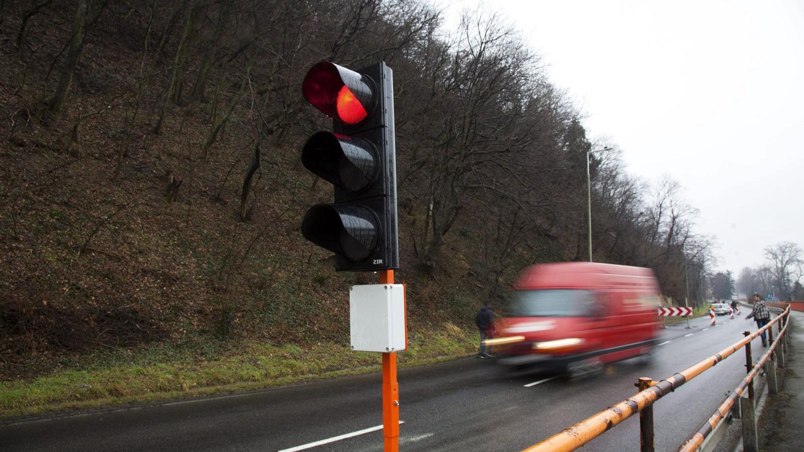 A löszfal nem először mozdul meg Fonyódon – végleges és megnyugtató megoldás egy stabil támfal építése lenne FOTÓ: MTI/VARGA GYÖ