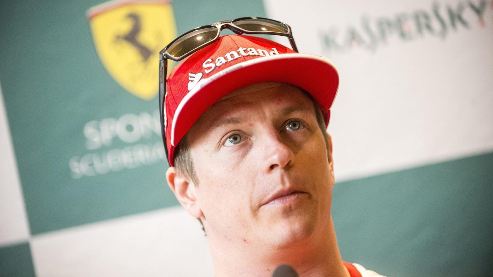 Kimi Räikkönen, a Forma-1-es Ferrari finn pilótája a Kaspersky Lab és a Ferrari közös sajtótájékoztatóján. MTI Fotó: Marjai Jáno