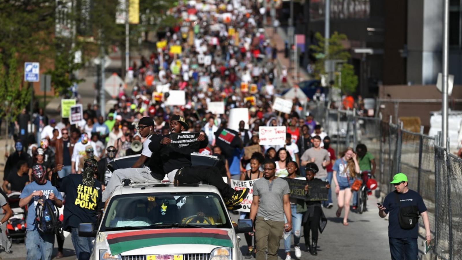 Több ezren vonultak a városháza elé Baltimore-ban FOTÓ: EUROPRESS/GETTY IMAGES