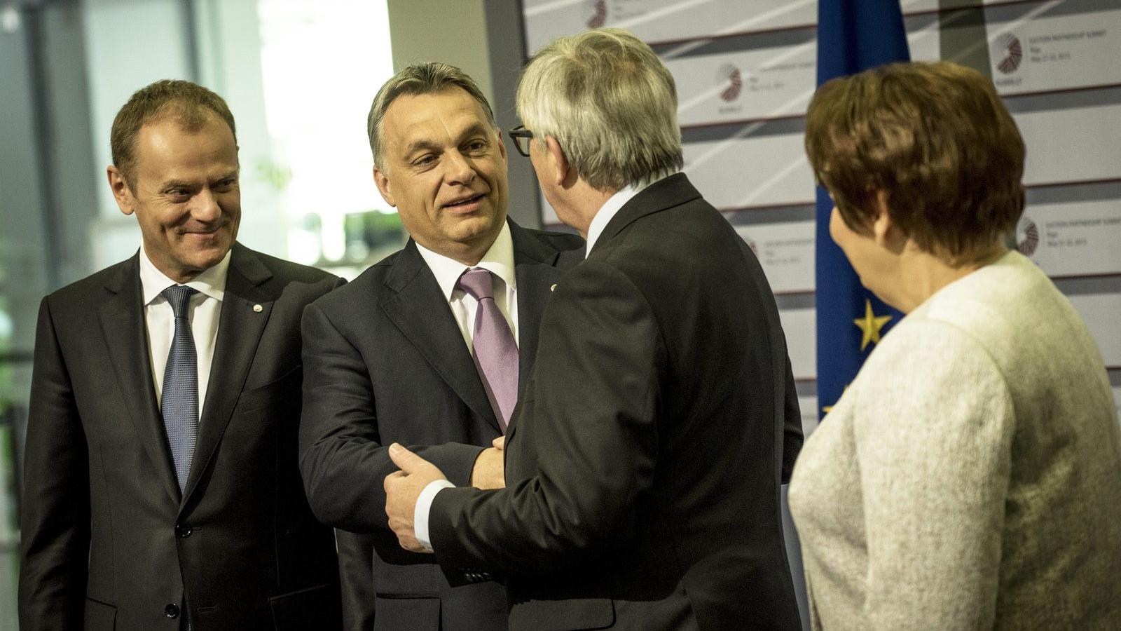 Donald Tusk,  Jean-Claude Juncker és Orbán Viktor Burger Barna