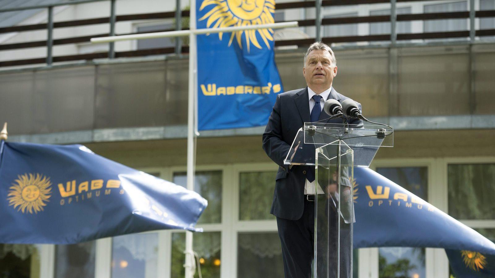 Orbán Viktor miniszterelnök beszédet mond a Waberer`s új üzemi üdülőjének avatóünnepségén Balatonvilágoson 2015. május 28-án. A 