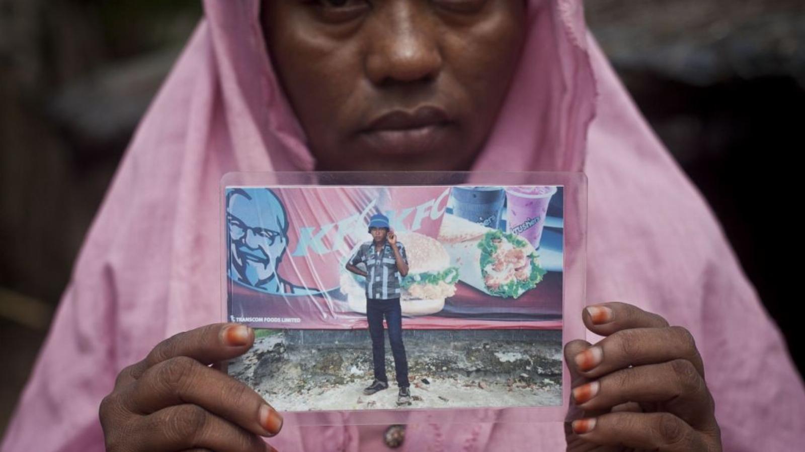 Ez a bangladesi asszony abban reménykedik, hogy eltűnt fi a nem került emberkereskedők hálójába FOTÓ: EUROPRESS/GETTY IMAGES/SHA