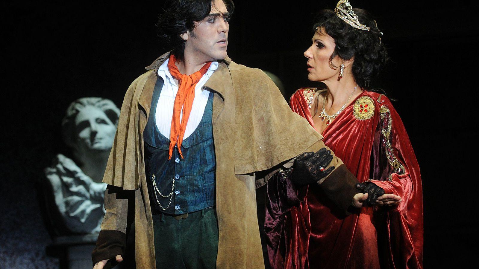 Cavaradossi (Giancarlo Monsalve) és Tosca (Béatrice Uria Monzon) szerelme halálra van ítélve FOTÓ: SZKÁROSSY ZSUZSA