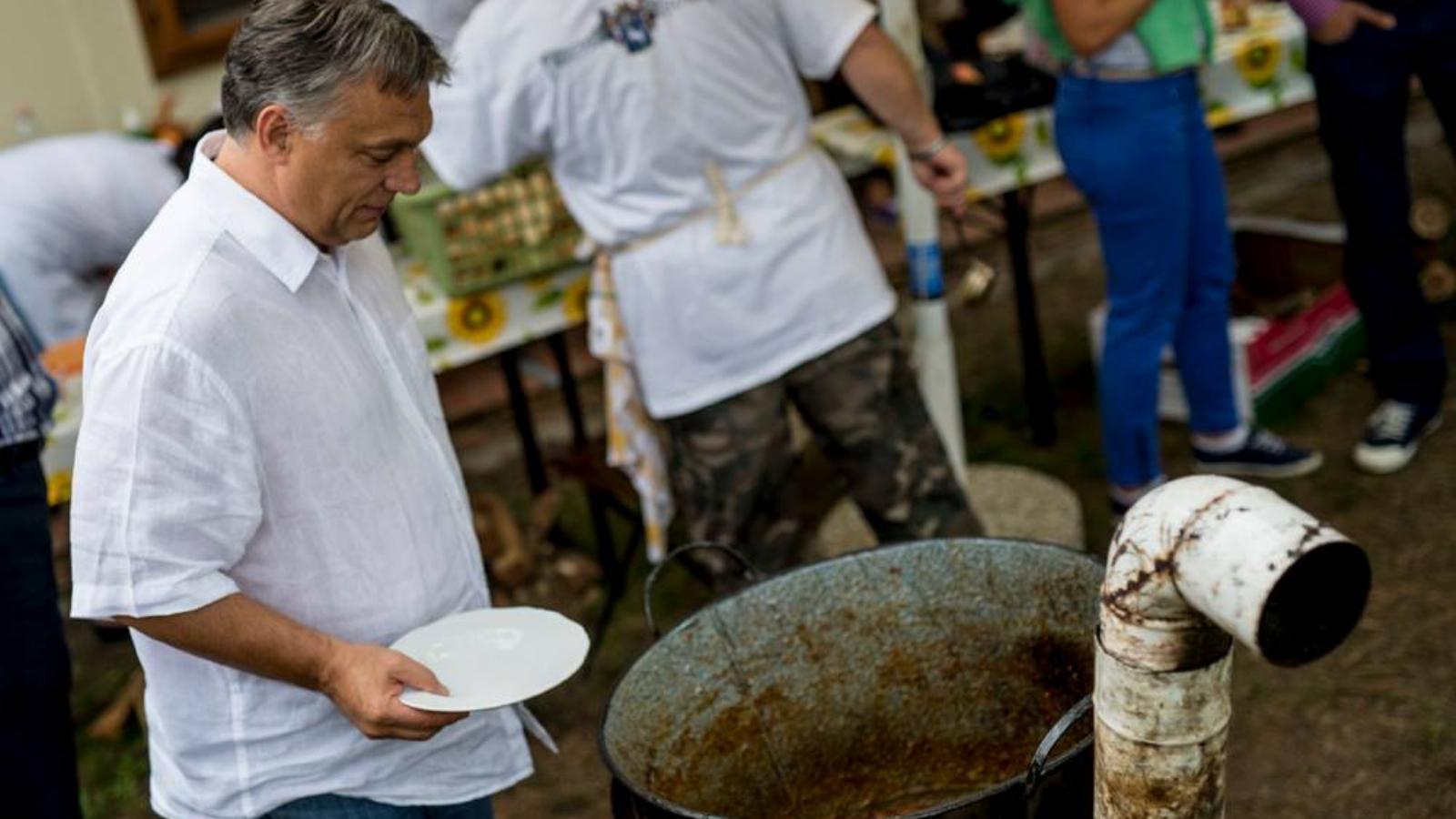 Orbán Viktor a tudományos élet neves képviselői nélkül vacsorázhat FORRÁS: ORBÁN VIKTOR, FACEBOOK