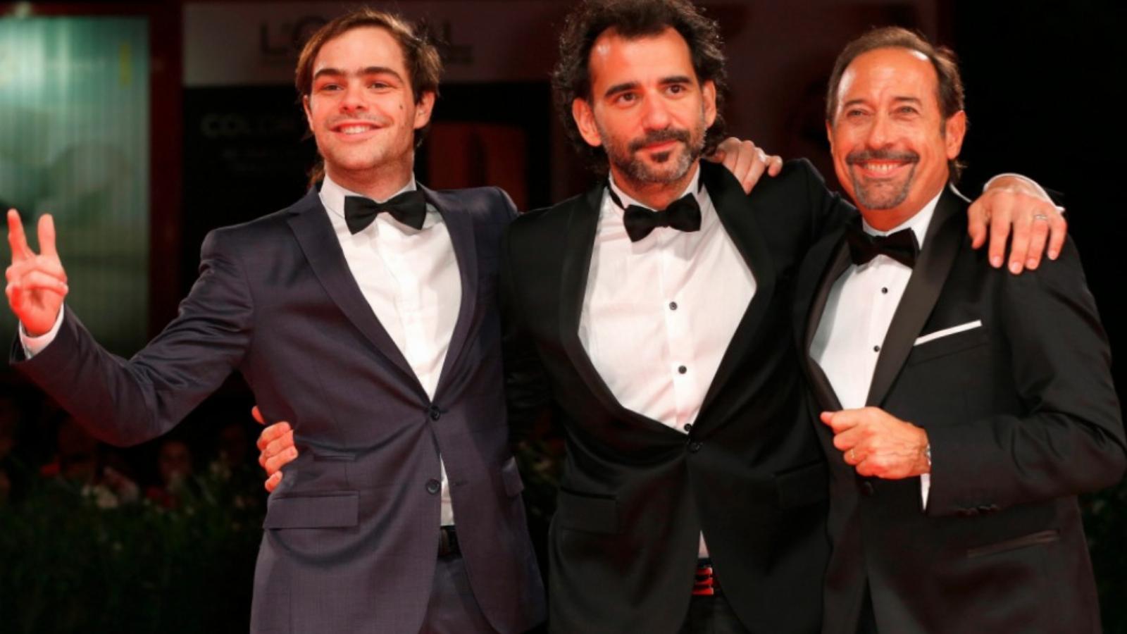 A klán című film bemutatója után Peter Lanzani színész, Pablo Trapero rendező, Guillermo Francella színész FOTÓ: EUROPRESS/GETTY