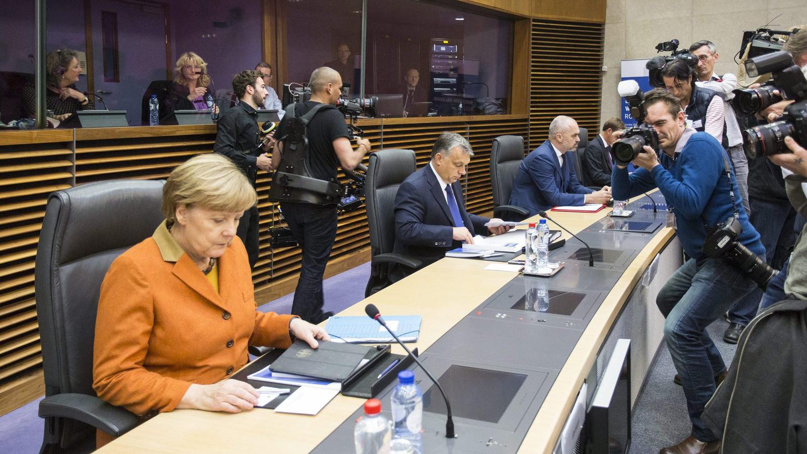 Angela Merkel német kancellár  és Orbán Viktor miniszterelnök  az európai menekültválságról rendezett rendkívüli csúcstalálkozó 