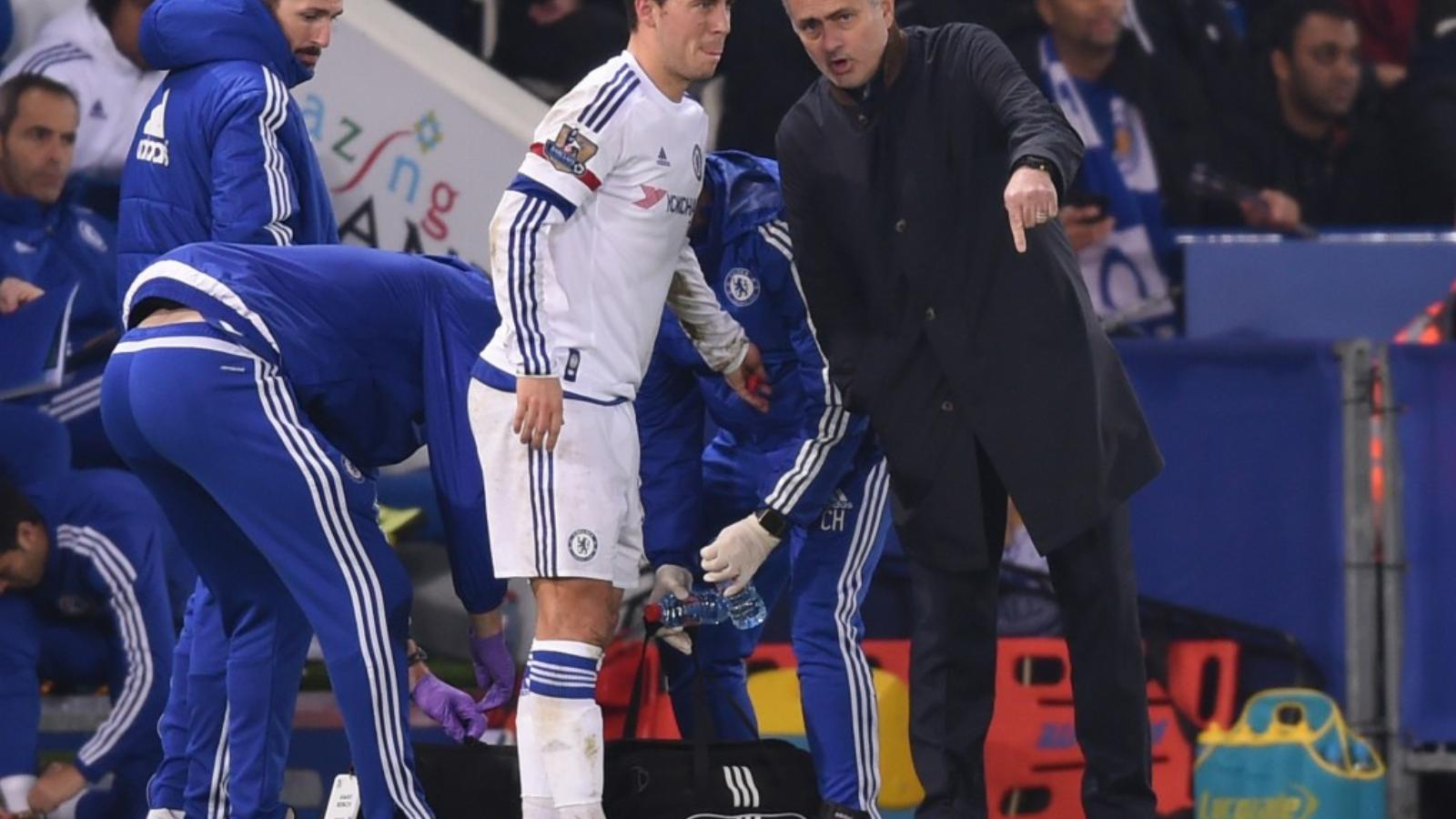 Hiába Mourinho edző (jobbra) minden tanácsa, a Chelsea-futballisták
képtelenek jól teljesíteni FOTÓ: EUROPRESS/GETTY IMAGES/MIC