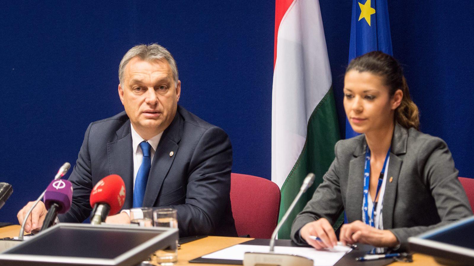  A Miniszterelnöki Sajtóiroda által közreadott képen Orbán Viktor miniszterelnök beszél az Európai Tanács ülése után tartott nem