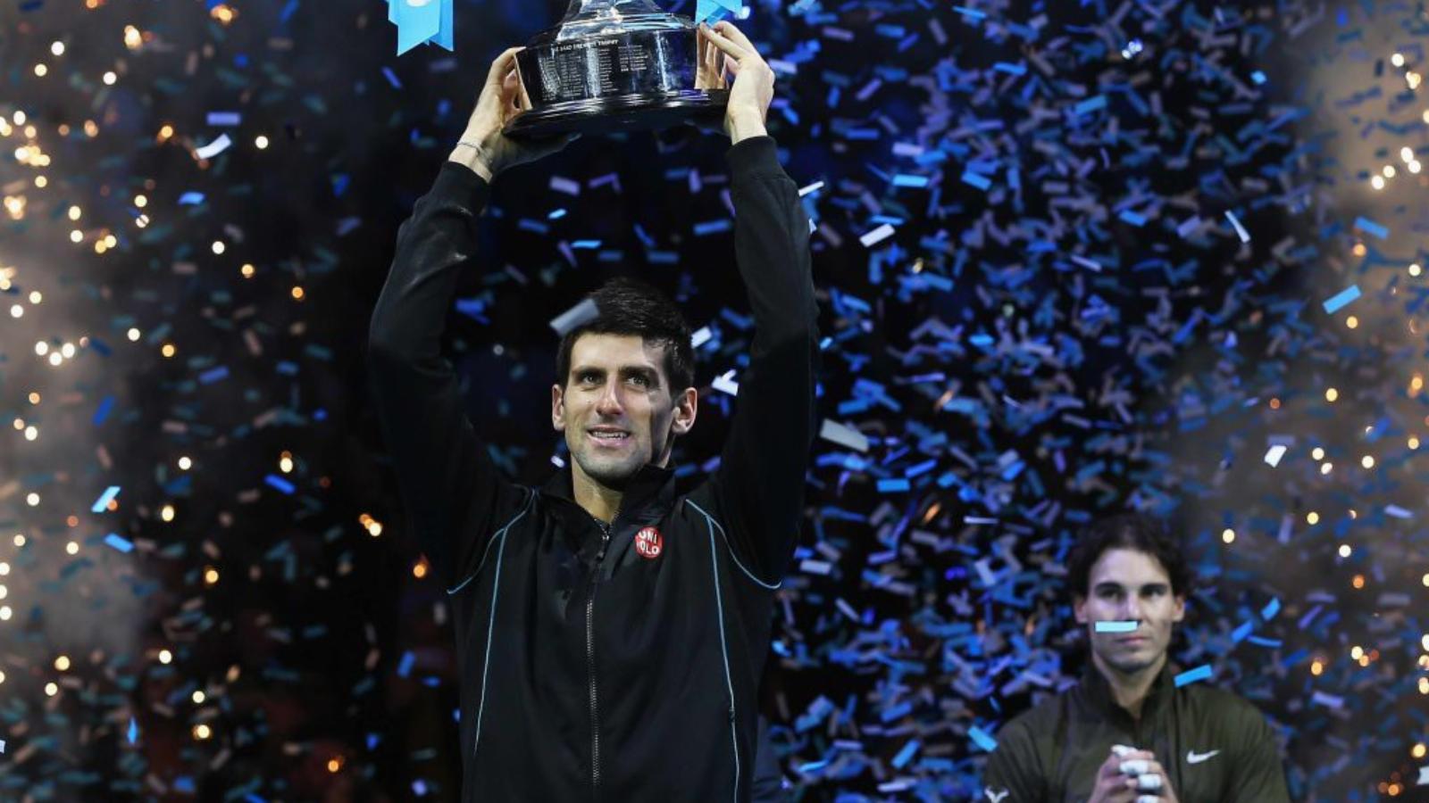 Djokovics a világbajnoki trófeával. Az idei ranglistán csak a második... FOTÓ: EUROSPORT/GETTY IMAGES/CLIVE BRUNSKILL