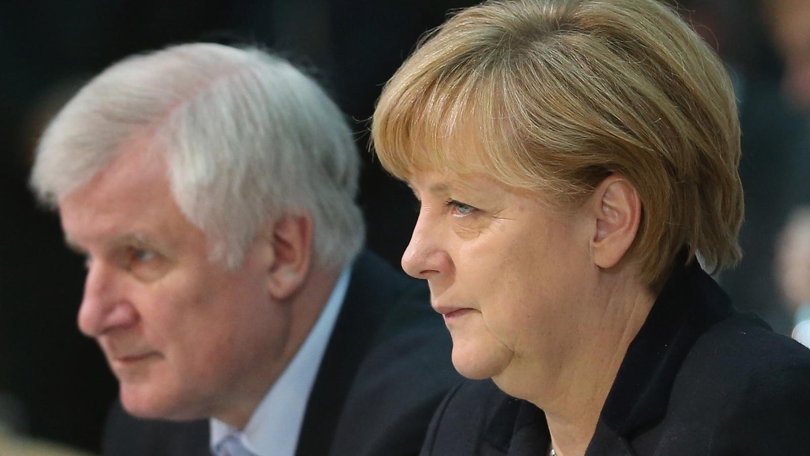 A képen Seehofer és Merkel. FOTÓ: Sean Gallup/Getty Images