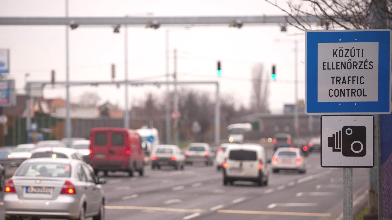 Az autósok megszokják a telepített traffi paxokat, azok közvetlen környezetében nem szabálytalankodnak FOTÓ: TÓTH GERGŐ