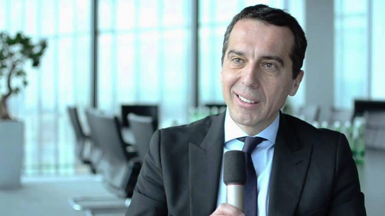 Christian Kern arra számít, hogy a nagykoalíció kitölti 2018-ig szóló mandátumát FORRÁS: YOUTUBE