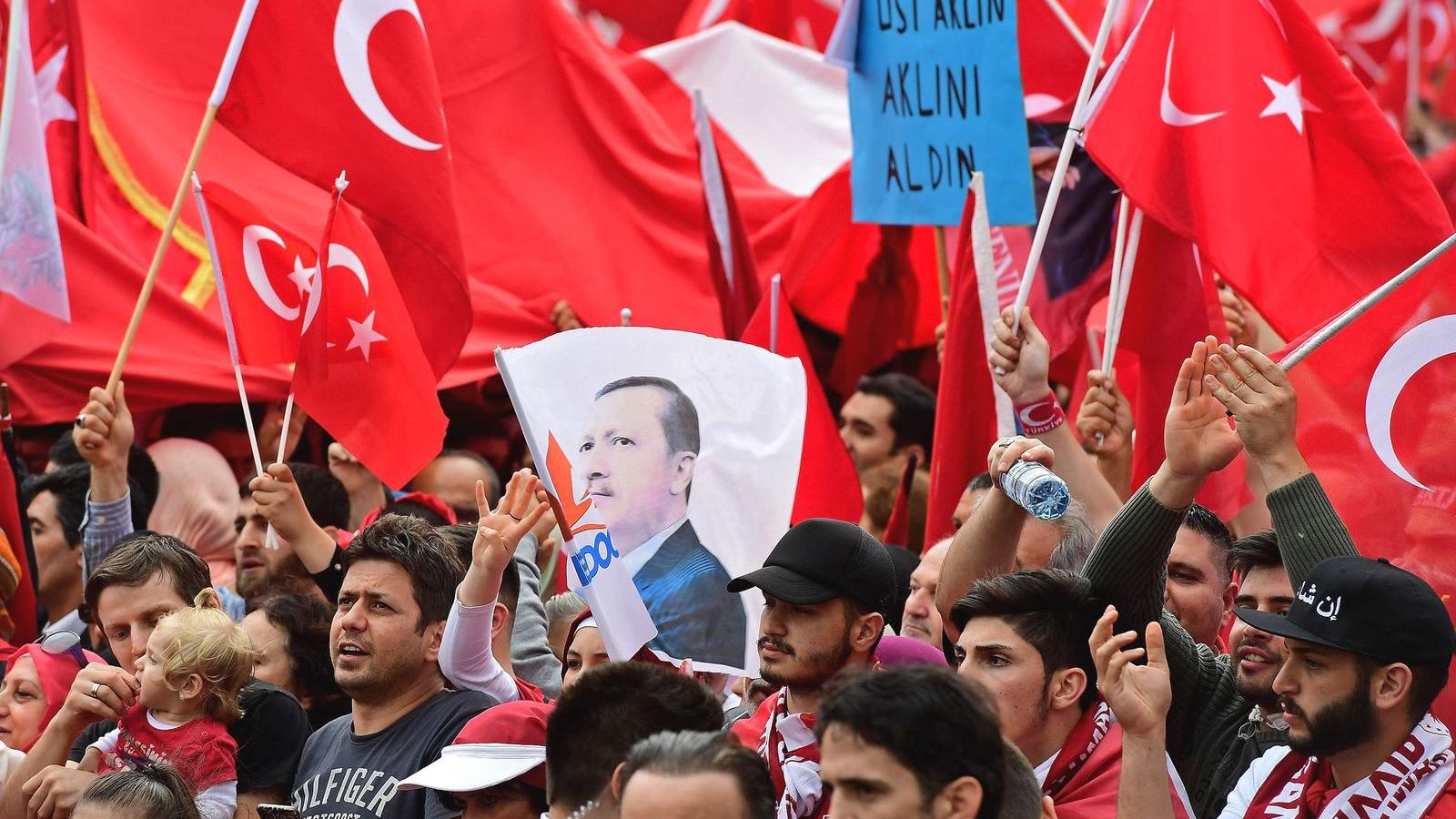 Erdogan szerint hazájában tömegek követelik a halálbüntetés visszaállítását  FOTÓ: EUROPRESS/GETTY IMAGES/SASCHA STEINBACH
