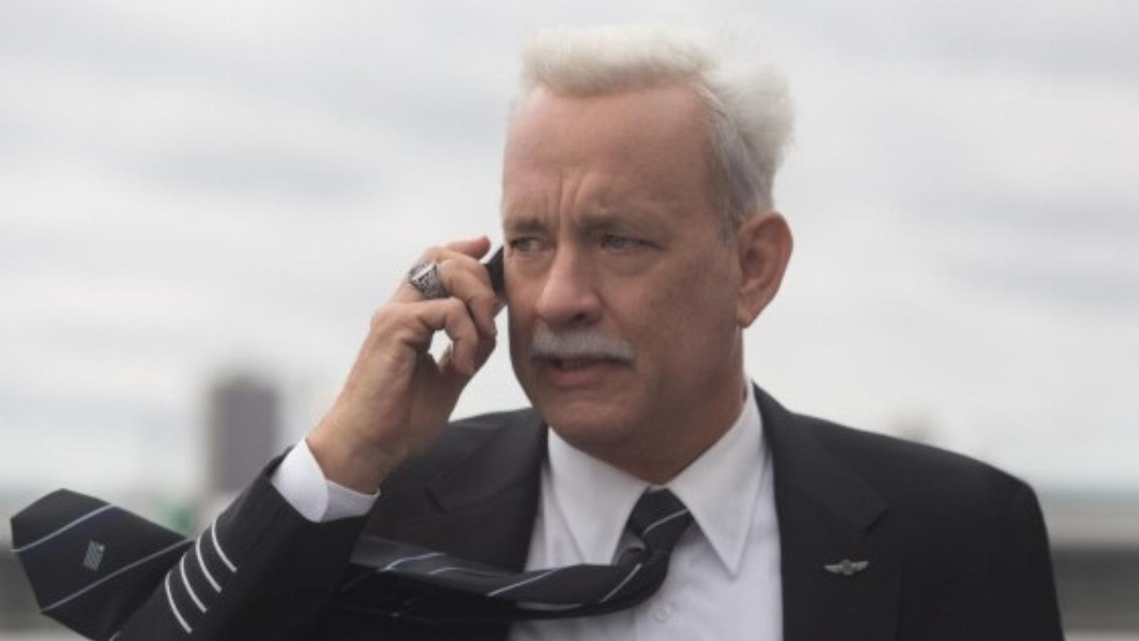 Tom Hanks galambőszen alakítja a világszenzációs leszállás hősét, Chesley Sullenberger pilótát, azaz Sullyt FORRÁS: INTERCOM