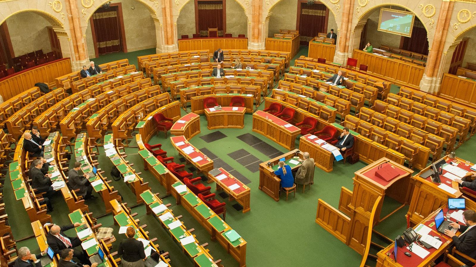 Szinte üres volt a parlament FOTÓ: MOLNÁR ÁDÁM