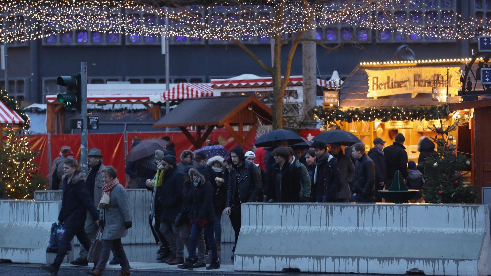 A berlini merénylet helyszíne, betontorlaszokkal körülvéve. FOTÓ: Sean Gallup/Getty Images