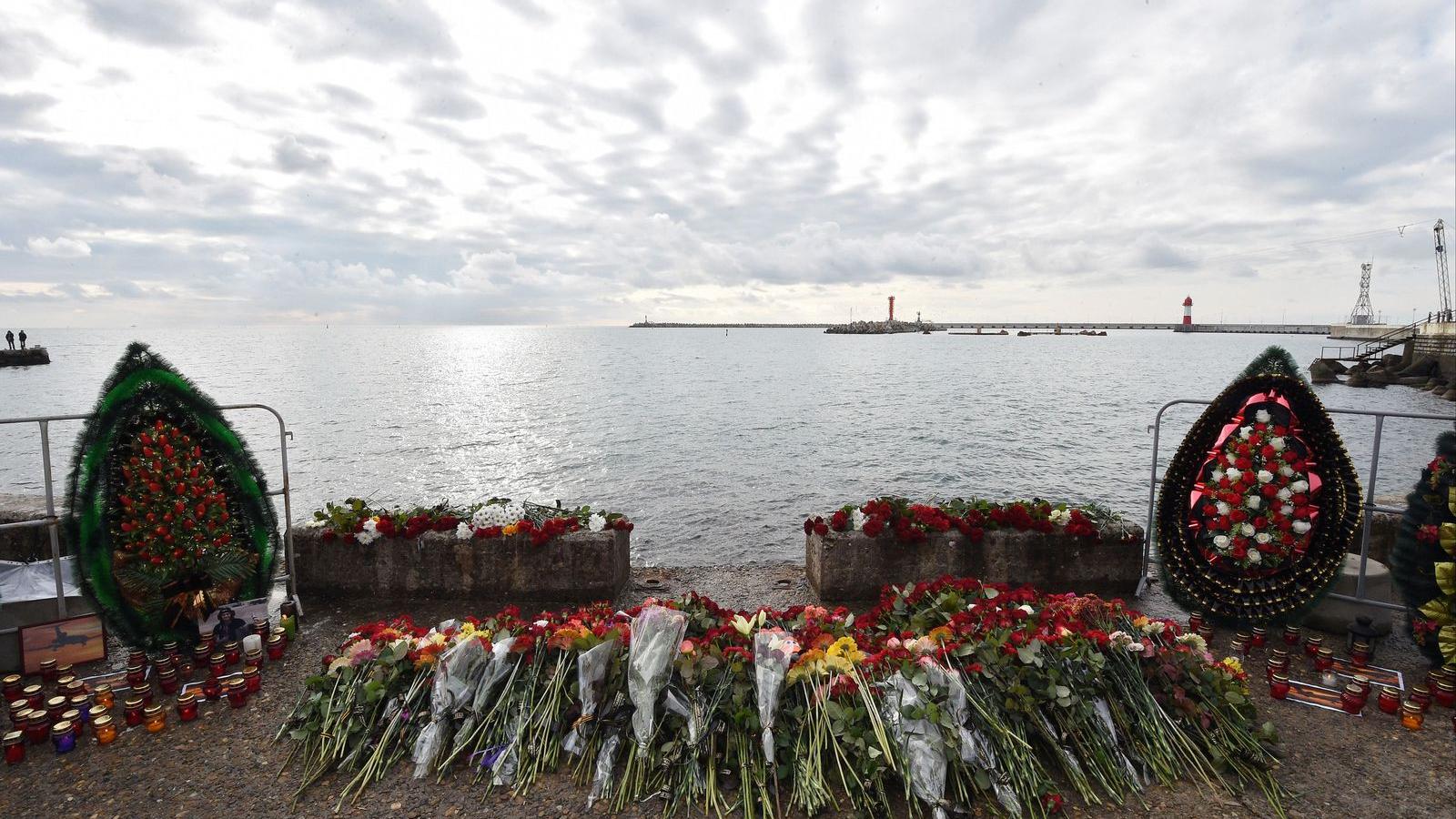 Gyűlnek a kegyelet virágai a tengerparton is FOTÓ: EUROPRESS/GETTY IMAGES