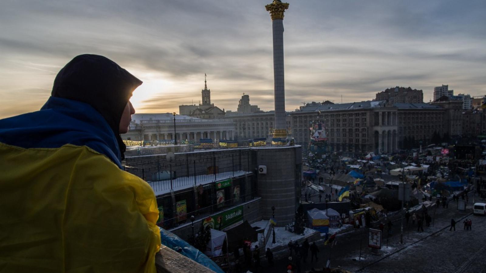 Sátorvárossá alakult a Függetlenség tér, hosszú távra rendezkedtek be a hatalommal és hideggel egyaránt dacoló tüntetők FOTÓ: BI