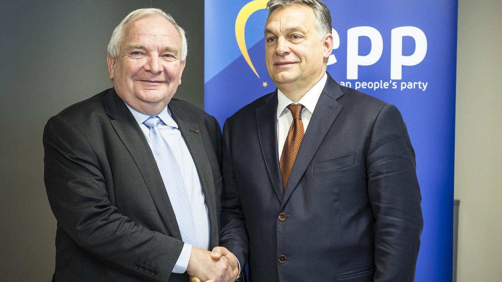  Joseph Daul, az Európai Néppárt elnöke  fogadja Orbán Viktor kormányfőt az EPP brüsszeli székházában 2017. január 26-án. MTI Fo