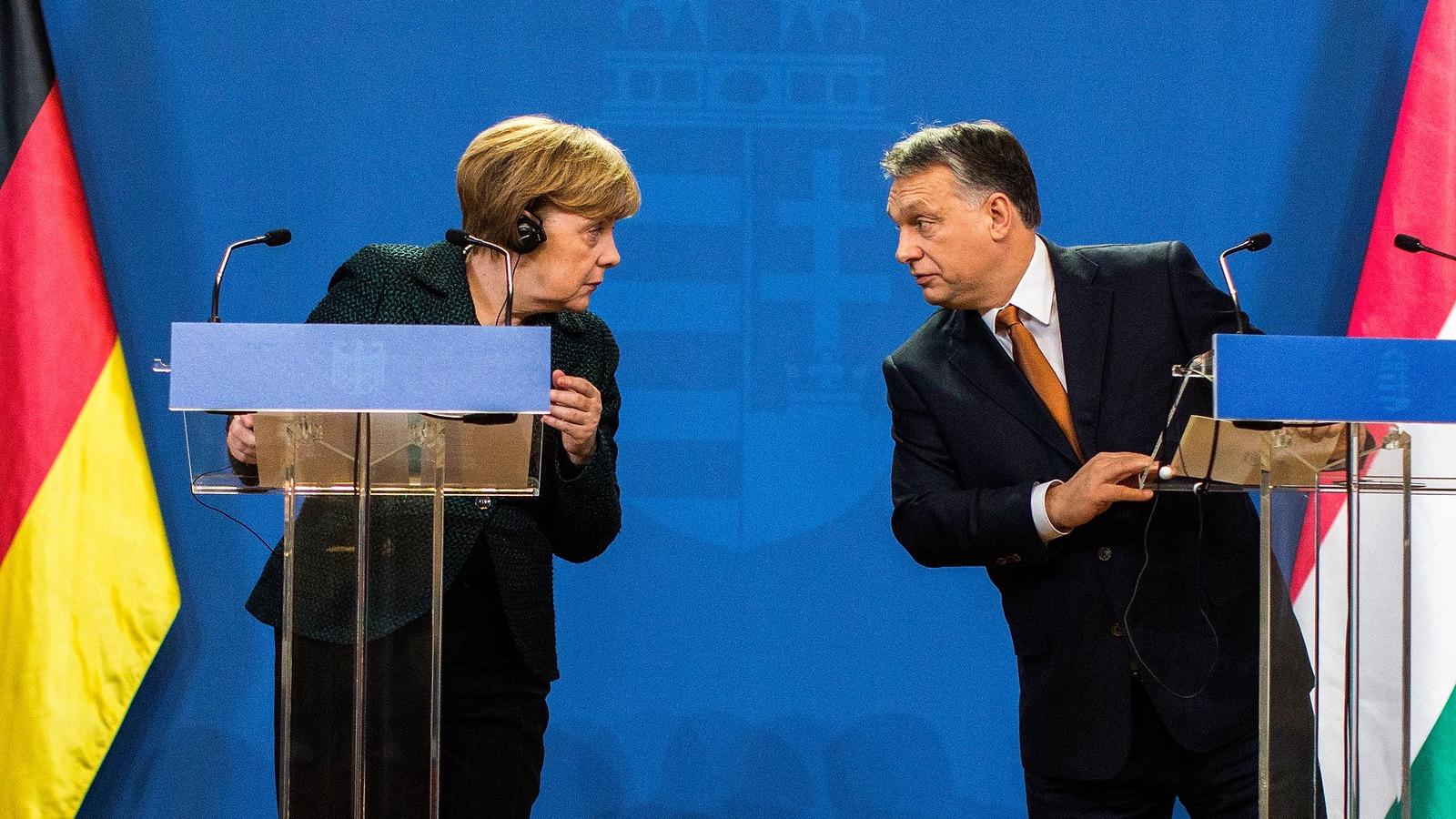 Merkel és Orbán közös sajtótájékoztatója Budapesten, 2015-ben. FOTÓ:  Carsten Koall/Getty Images