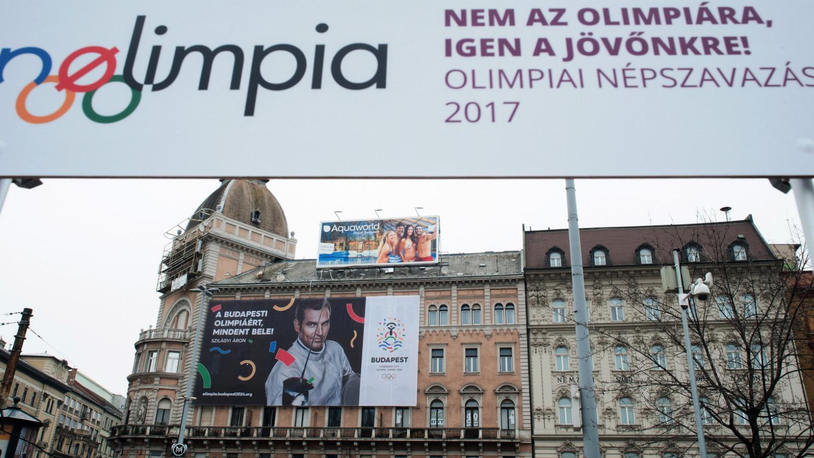 Óriási érvek a Blaha Lujza téren FOTÓ: MOLNÁR ÁDÁM