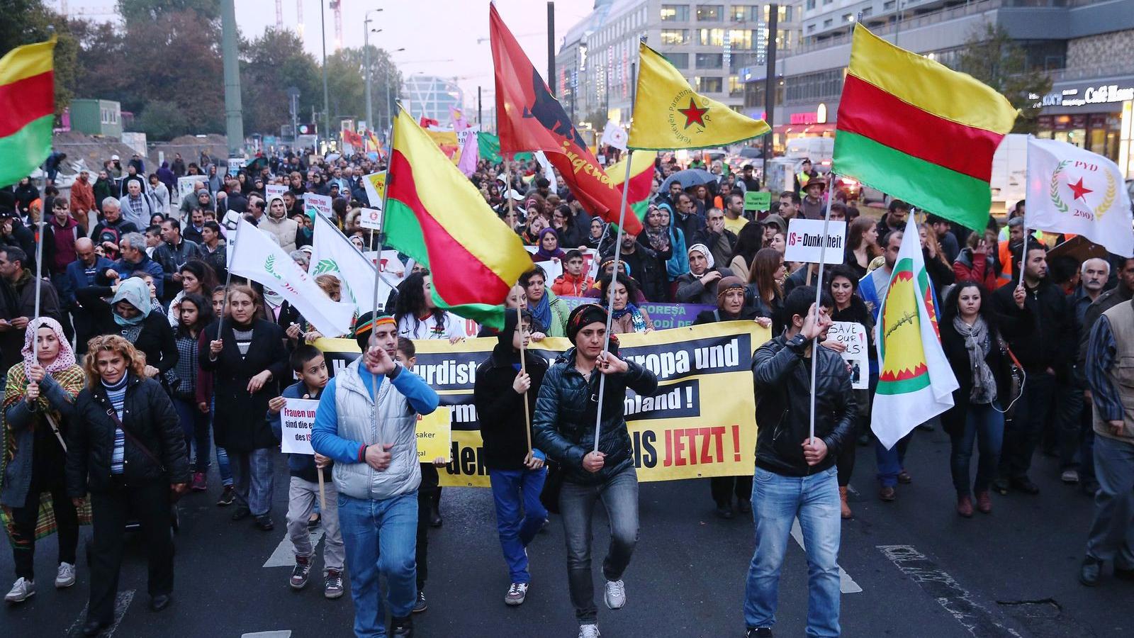 A németországi kurd tüntetést provokációnak nevezte a török külügyminiszter FOTÓ: EUROPRESS/GETTY IMAGES/SEAN GALLUP