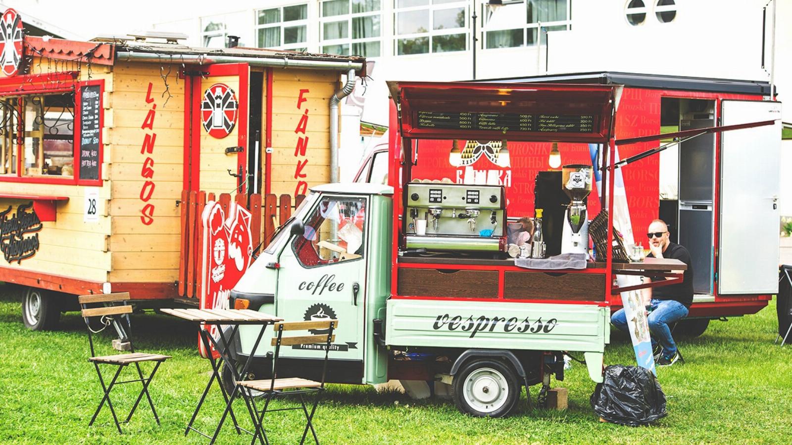 Bérelt food truck drosztok kialakítását kezdeményezik. Az önkormányzatok egyéni jogkörre hivatkozva utasítják el a kérelmeket FO