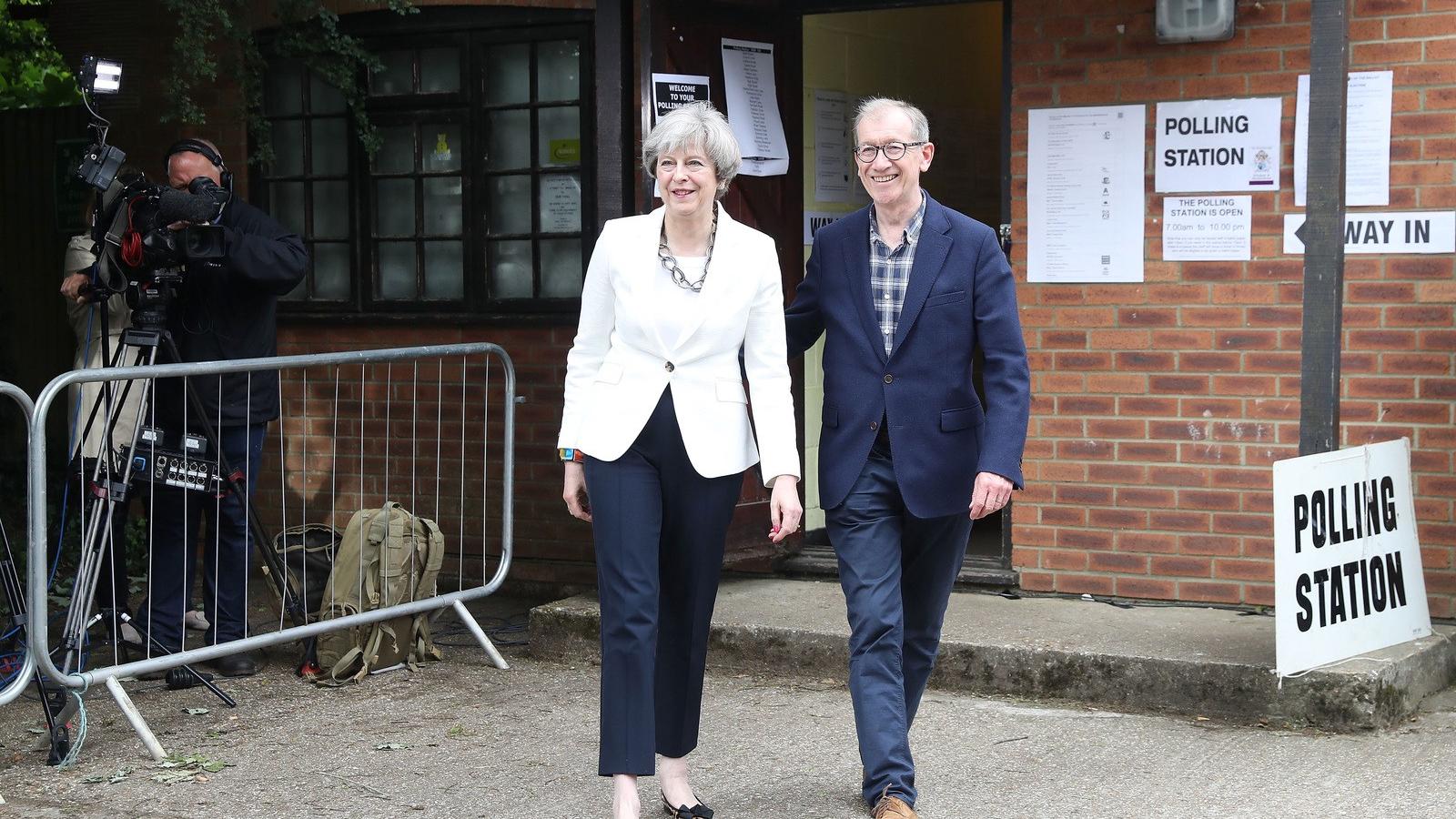 Theresa May és férje is leadta a voksát FOTÓ: Matt Cardy/Getty Images