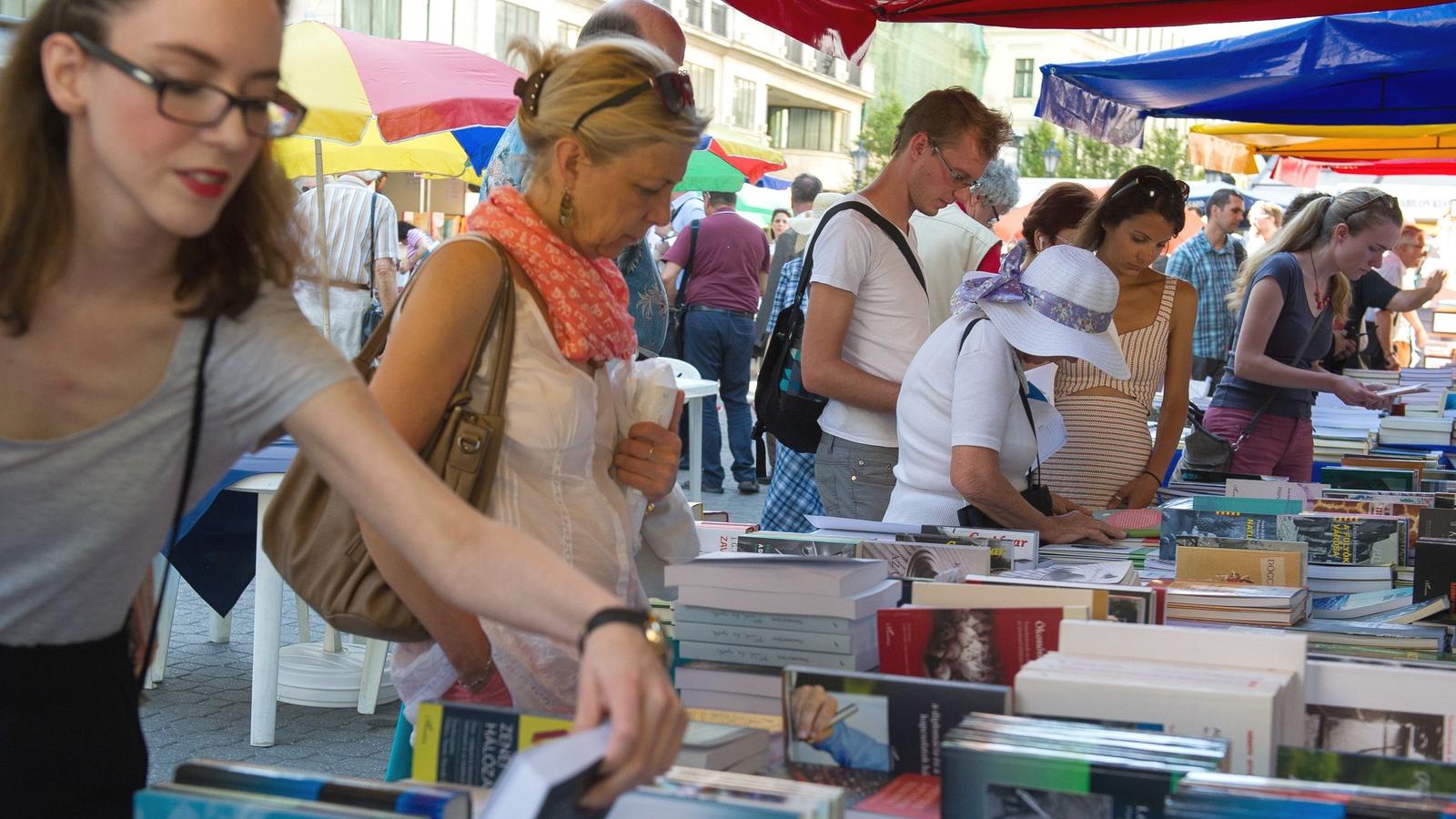 A kiadók többsége bevételnövekedésről számolt be vasárnap délben FOTÓ: MOLNÁR ÁDÁM