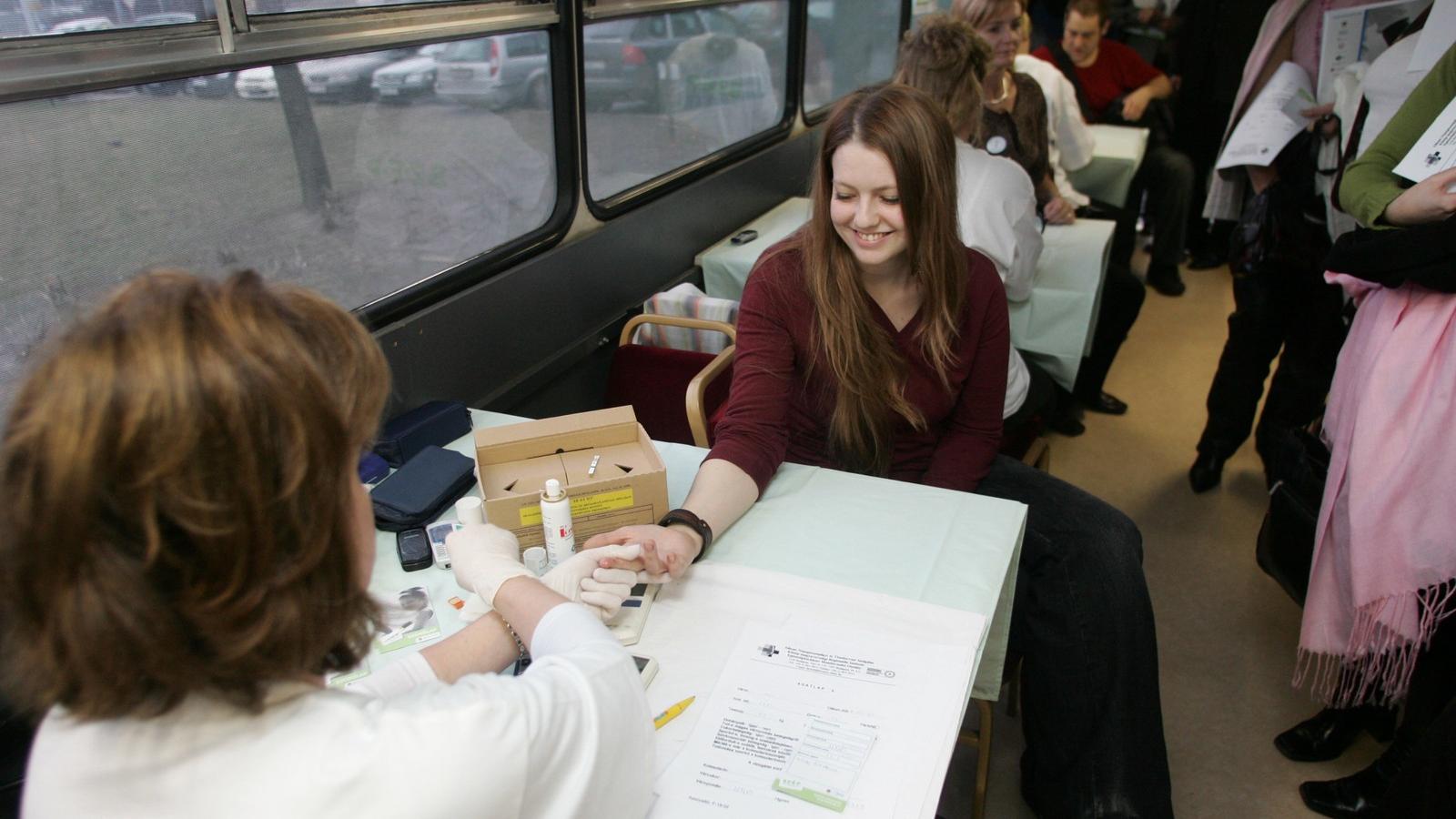 Tíz buszos szűrőállomásban mammográfi a, tízben sok-sok más vizsgálat áll majd a páciensek rendelkezésére. FOTÓ: Népszava