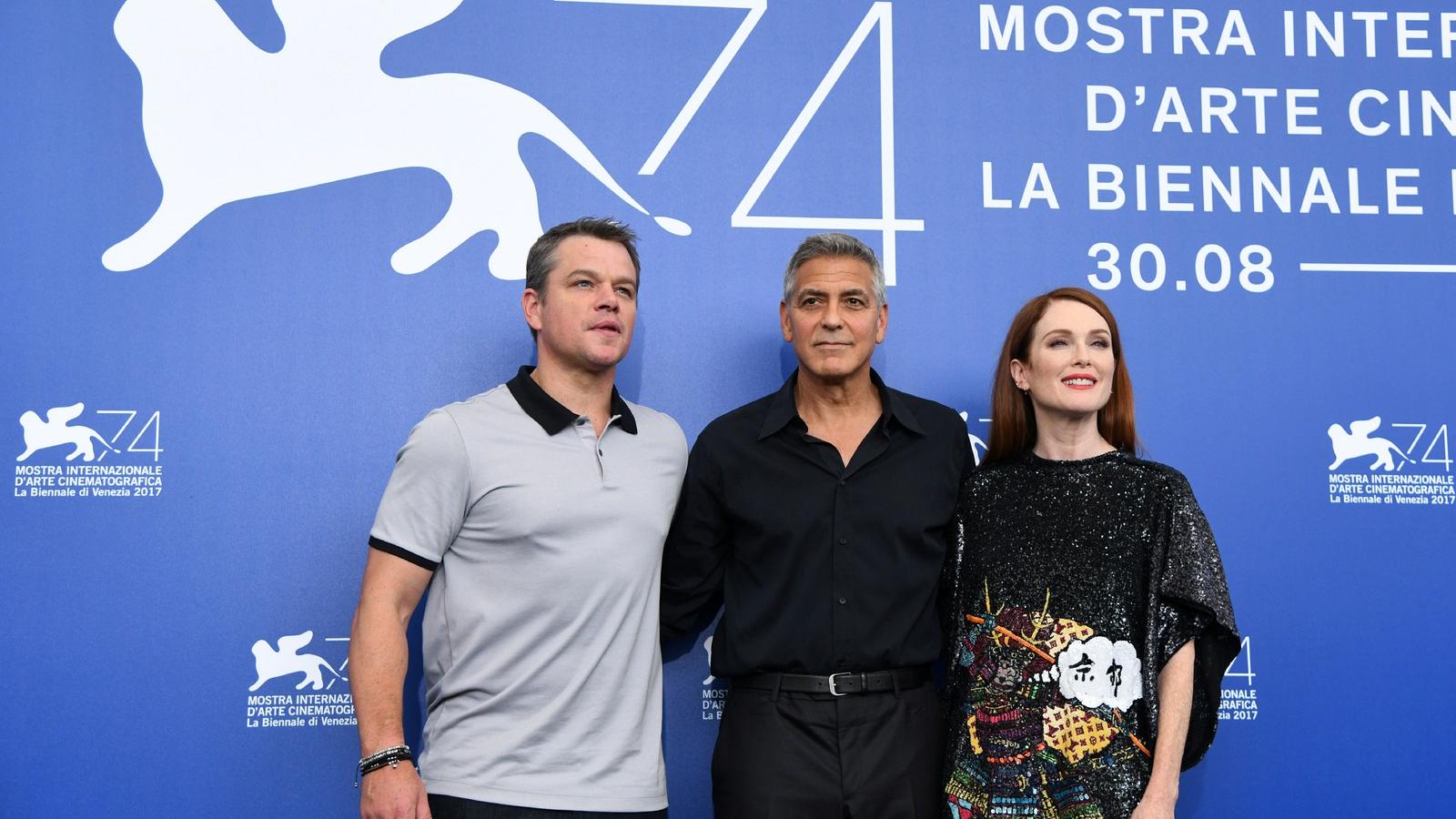 Matt Damon, George Clooney és Julianne Moore a Suburbicon velencei bemutatóján. Fotó: AFP/Tiziana Fabi