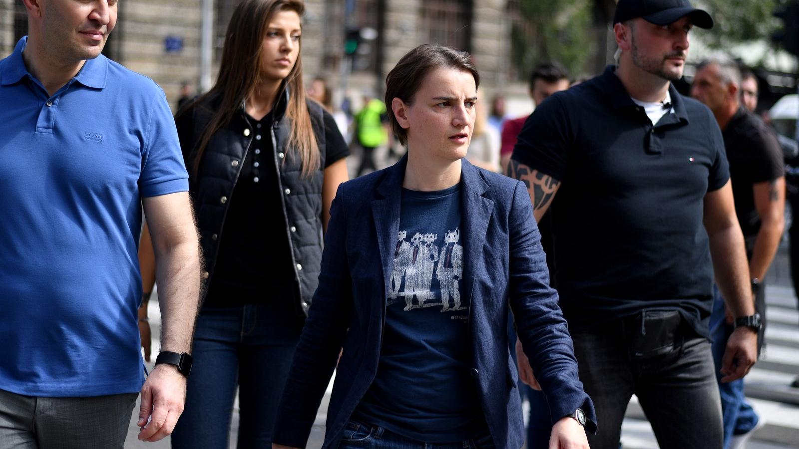 Ana Brnabic a menet élén - Fotó: ANDREJ ISAKOVIC / AFP