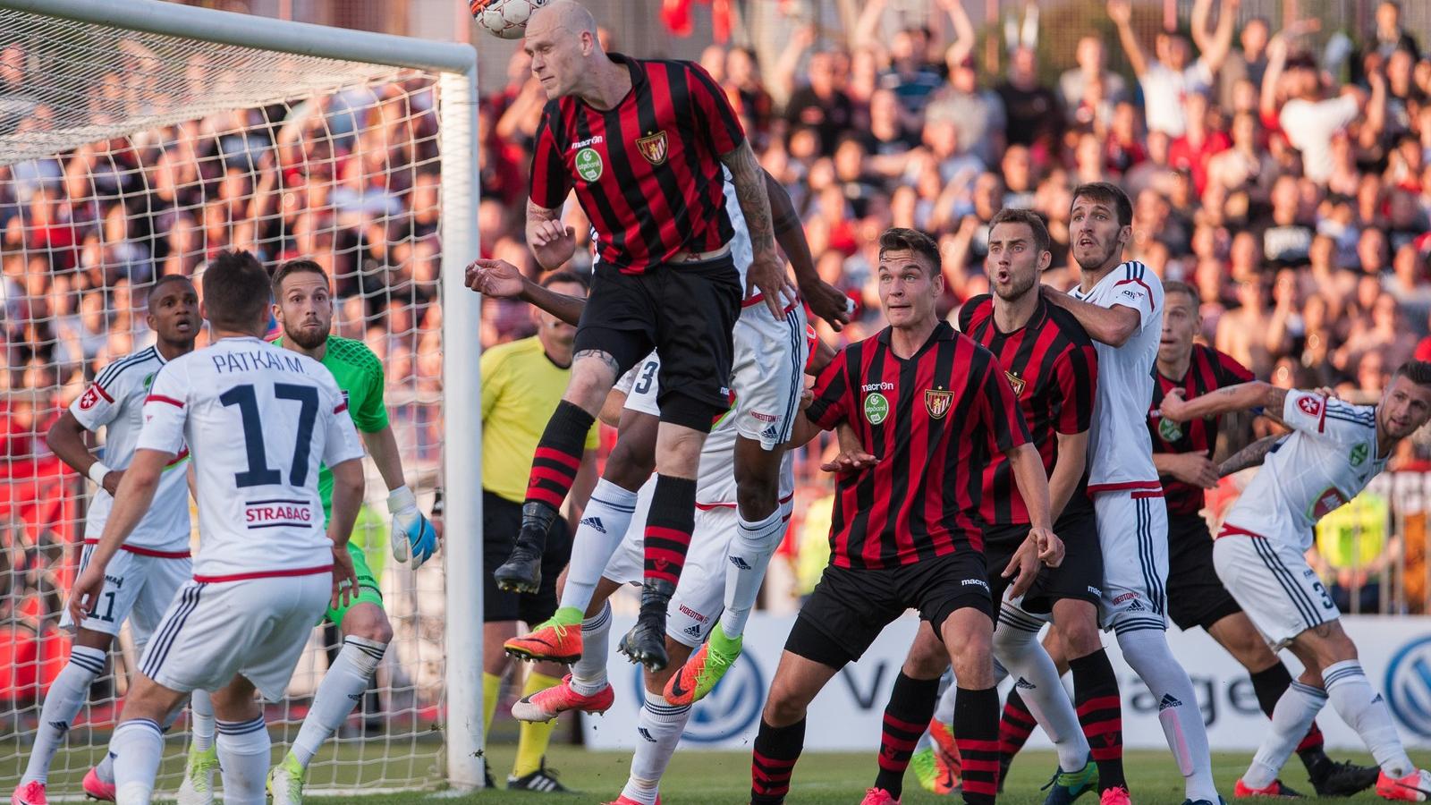 Májusban, a bajnokság utolsó fordulójában a Honvéd 1-0-ra nyerte a
Videoton elleni csatát, aminek köszönhetően az aranyérmet is 