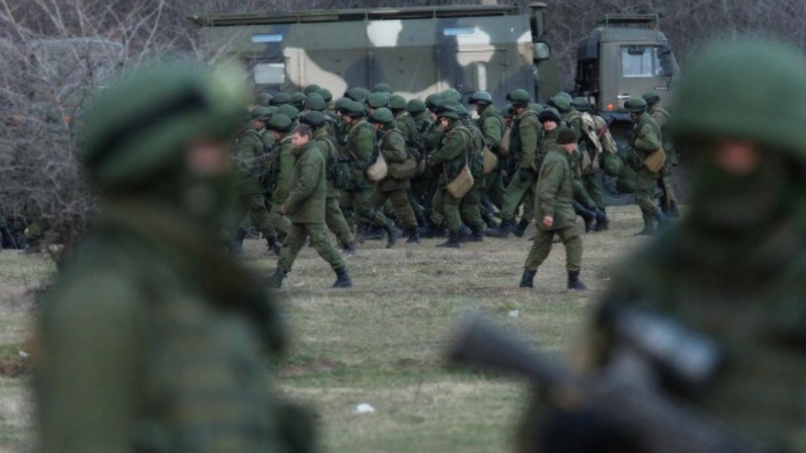 Katonák a Krím félszigeten. Fotó: Sean Gallup/Getty Images