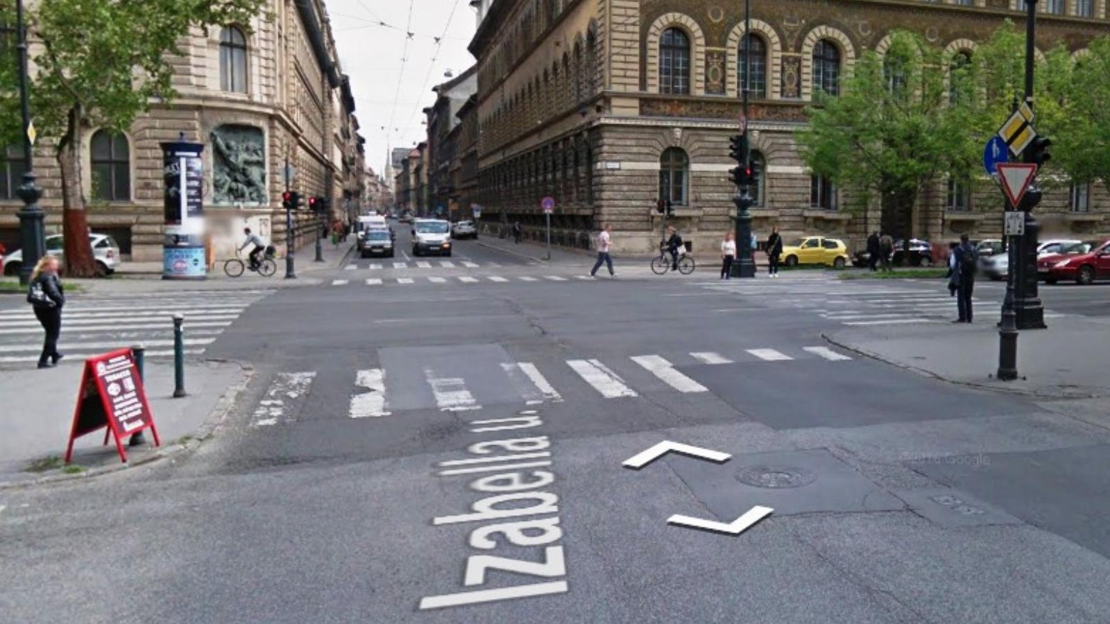 Az Izabella utca és az Andrássy út kereszteződése a Google Street View-on