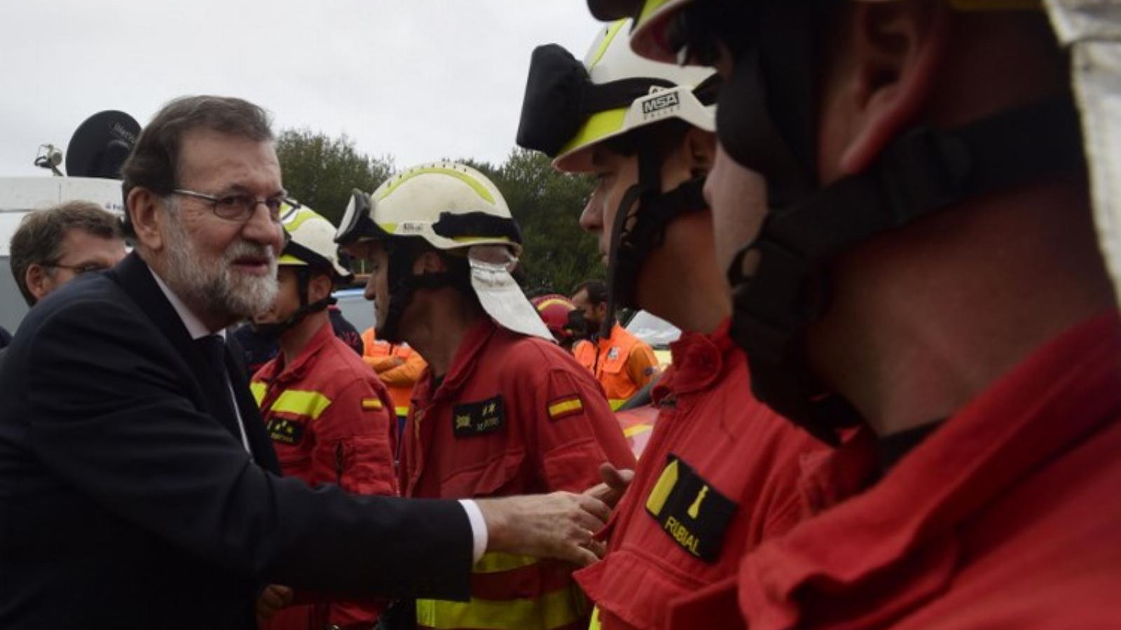 Mariano Rajoy spanyol miniszterelnök első kézből tájékozódott. FOTÓ: MIGUEL RIOPA / AFP