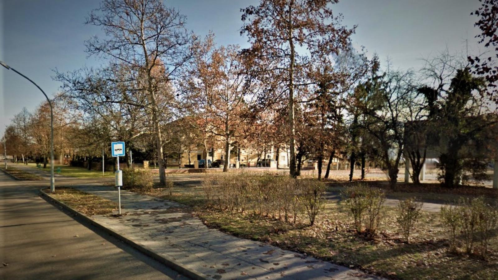 Tiszaliget buszmegálló - Google Street View