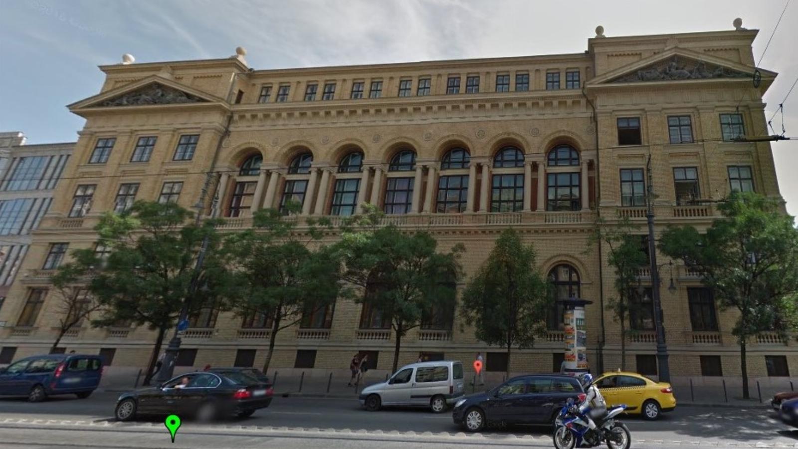 Az ELTE Múzeum körúti épülete Forrás: Google Street View