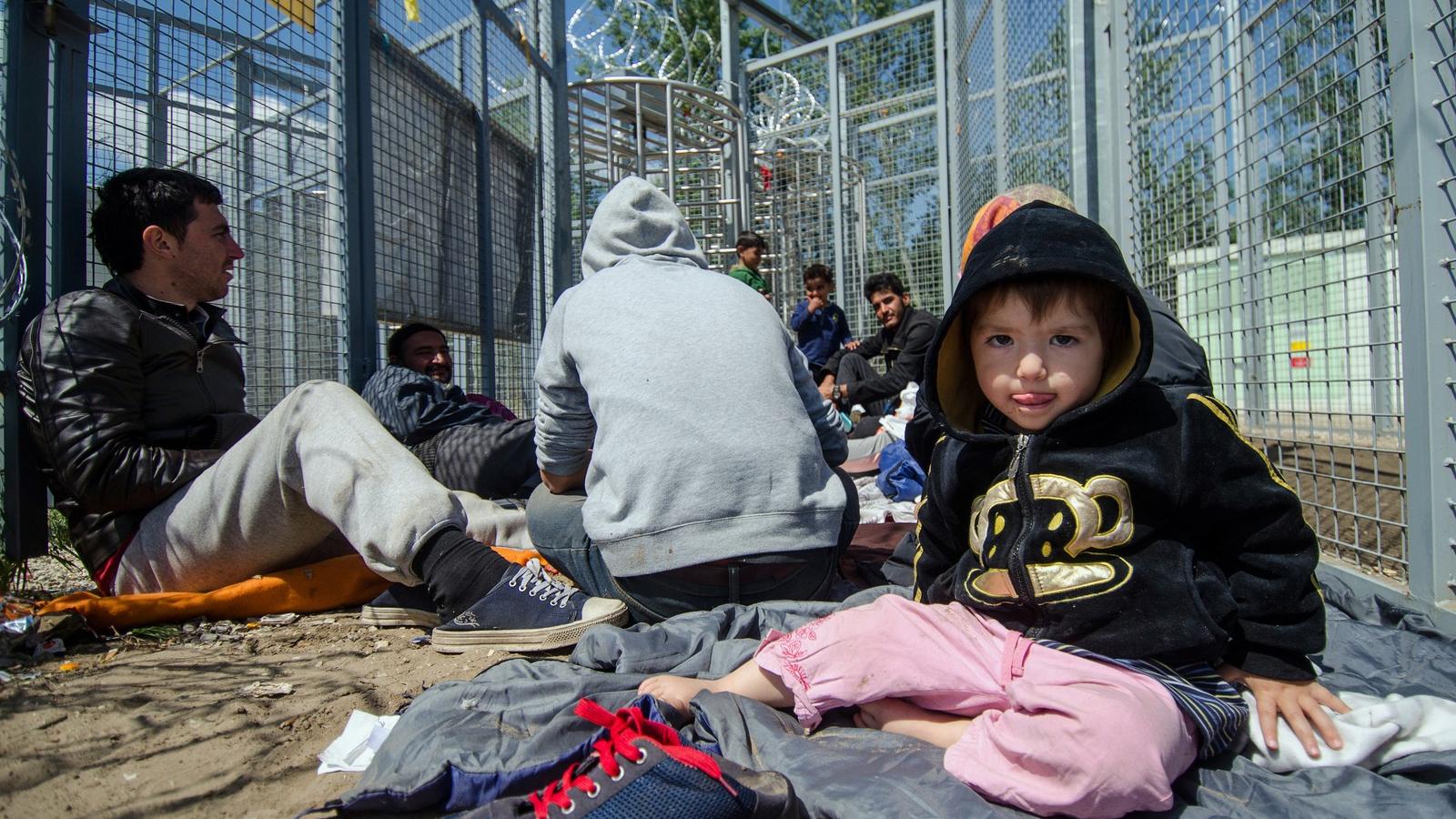 Brüsszel nem téríti meg a magyar drótkerítés költségeit. A felvétel a magyar–szerb határon, a röszkei tranzitállomáson készült. 