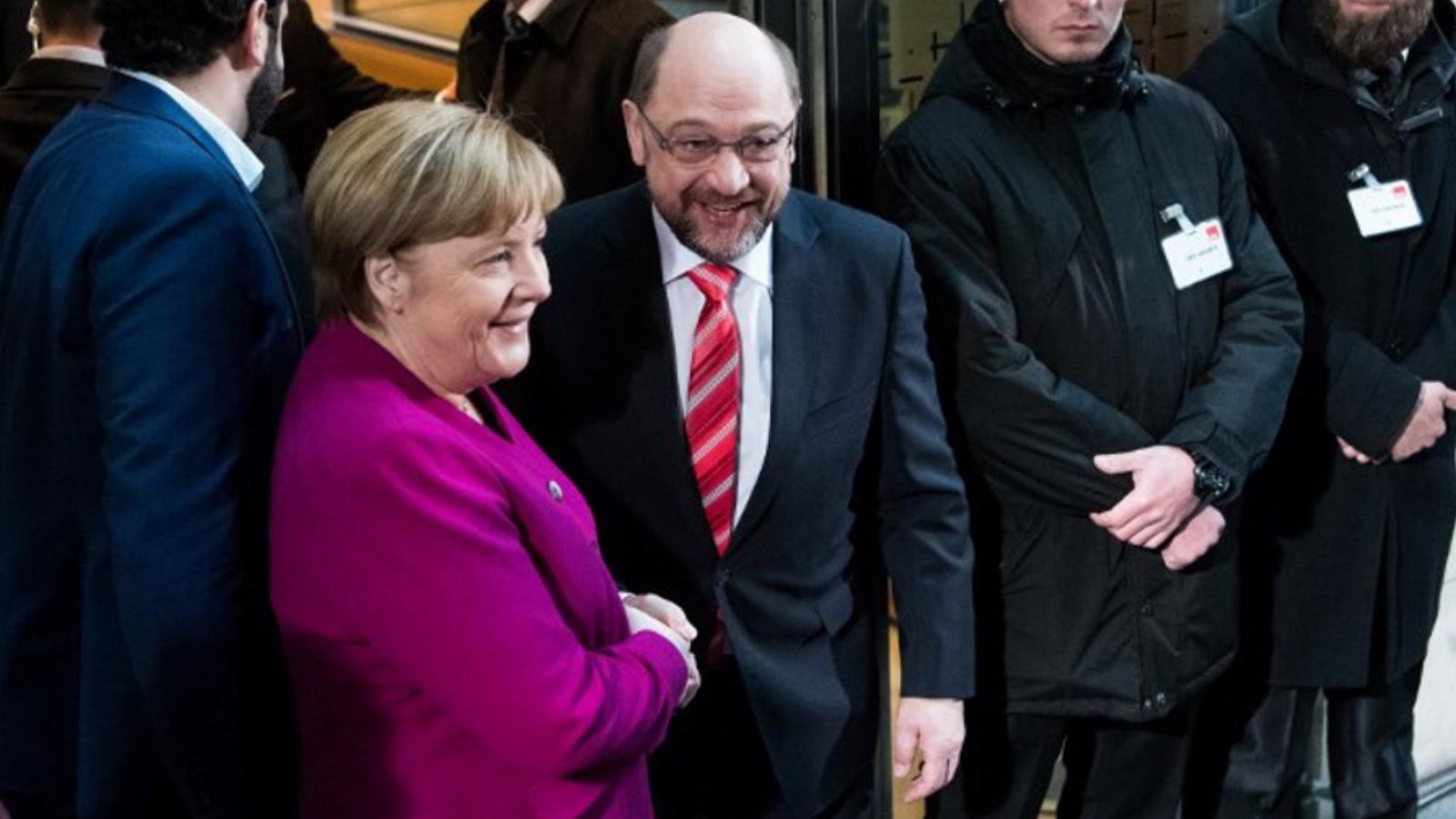 A két főszereplő Angela Merkel és Martin Schulz. FOTÓ: BERND VON JUTRCZENKA / DPA / AFP