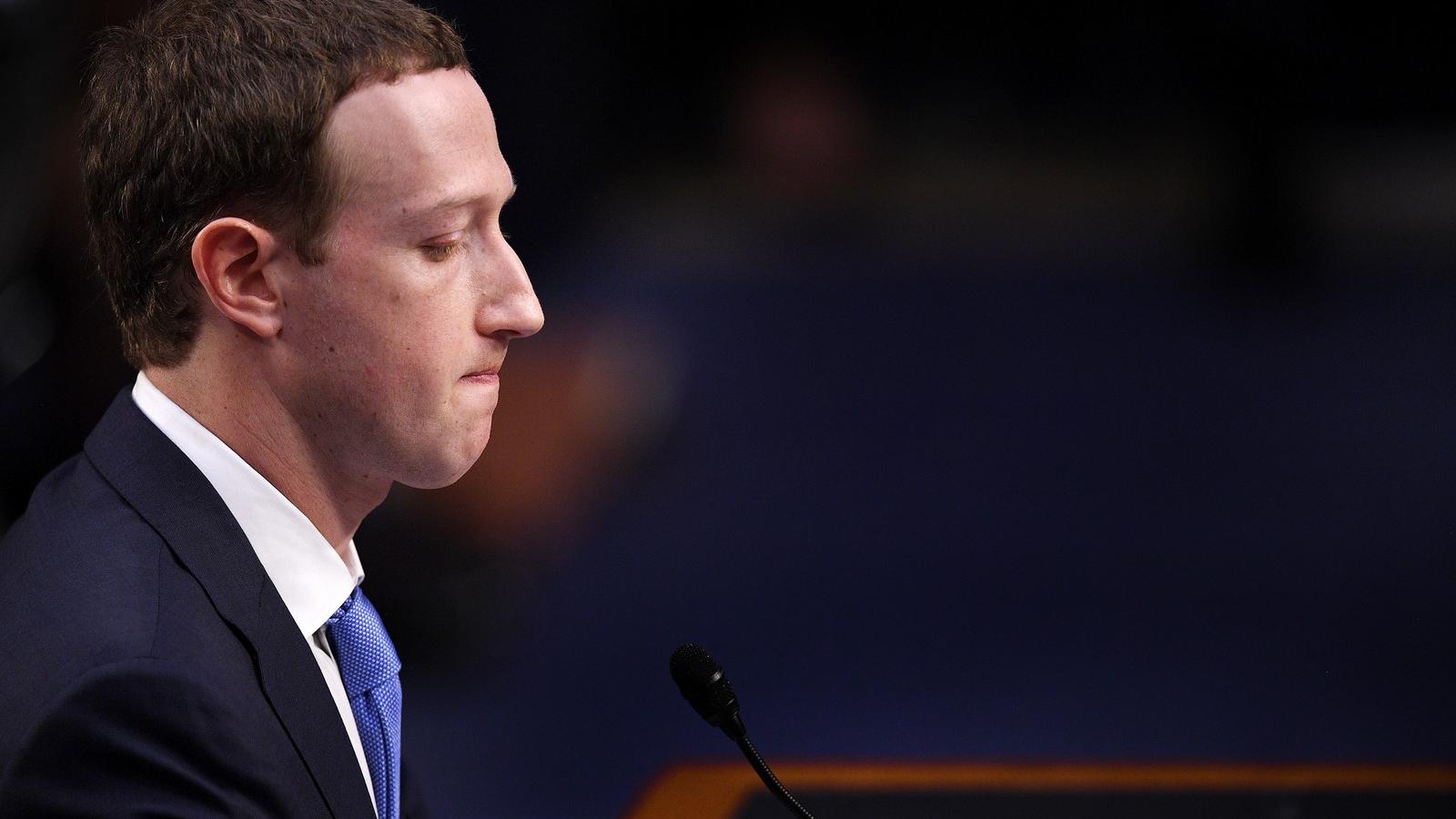 Mark Zuckerberg a kongresszusi meghallgatáson. Fotó: JIM WATSON / AFP