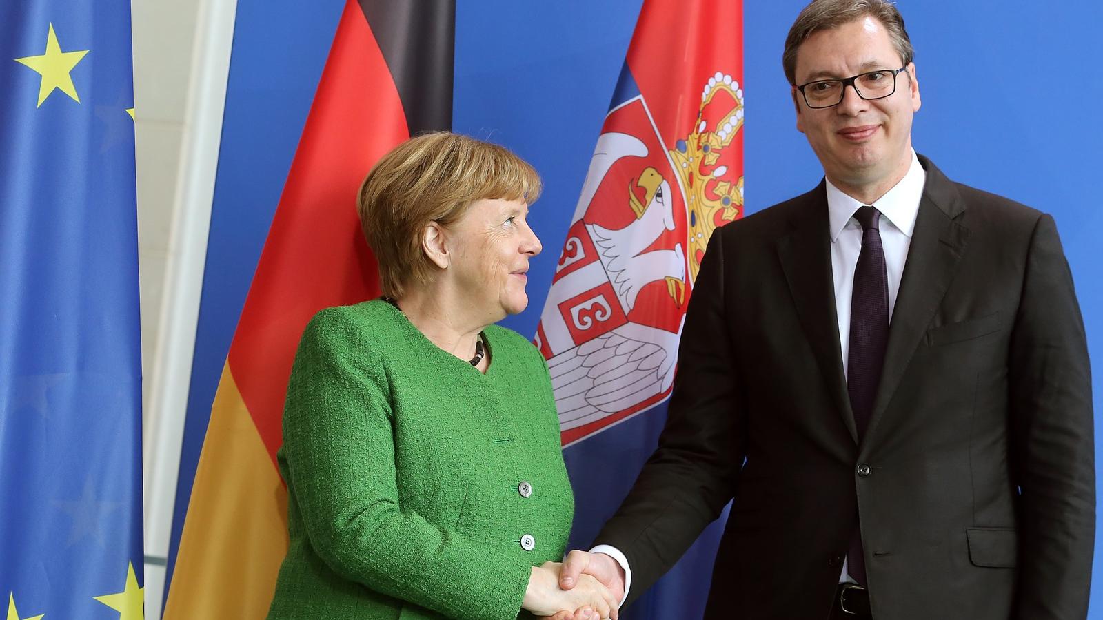 Angela Merkel német kancellár és Aleksandar Vucic szerb államfő Berlinben. Fotó: WOLFGANG KUMM / DPA