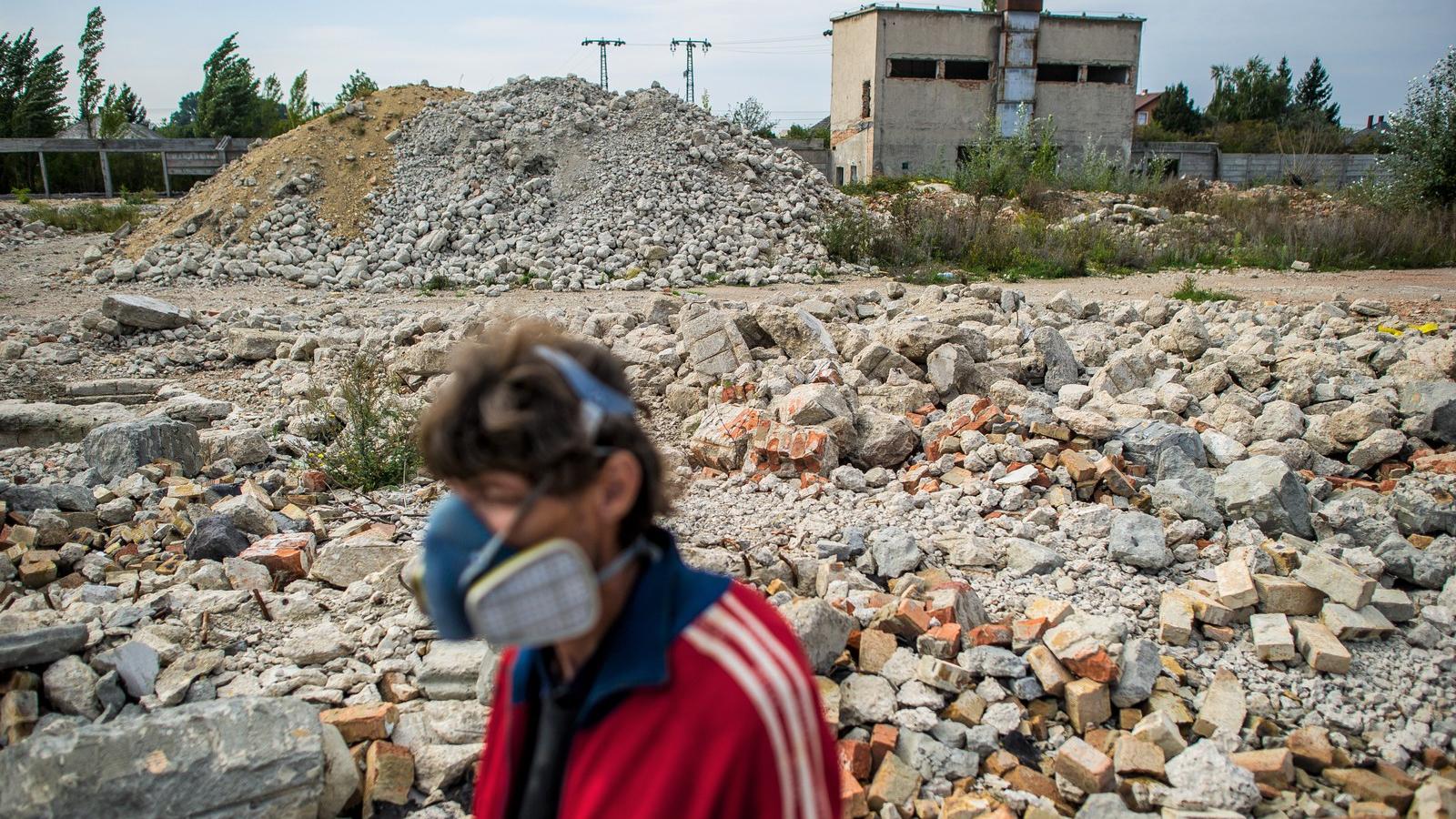 A gyár szakszerűtlen bontása miatt újabb megbetegedések derülhetnek majd ki Fotók: Németh András Péter