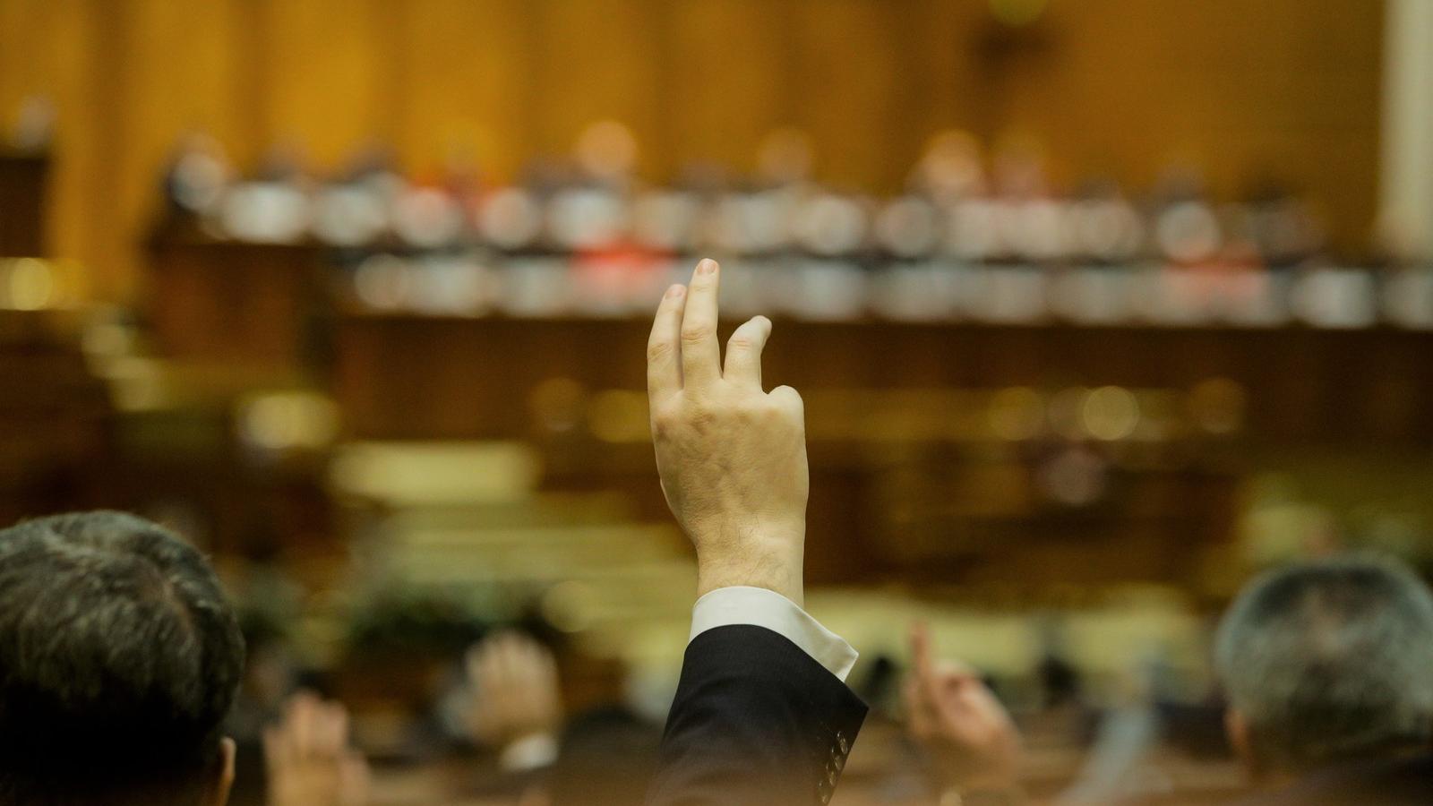 Szavazás a román parlament alsóházában. Illusztráció: Shutterstock