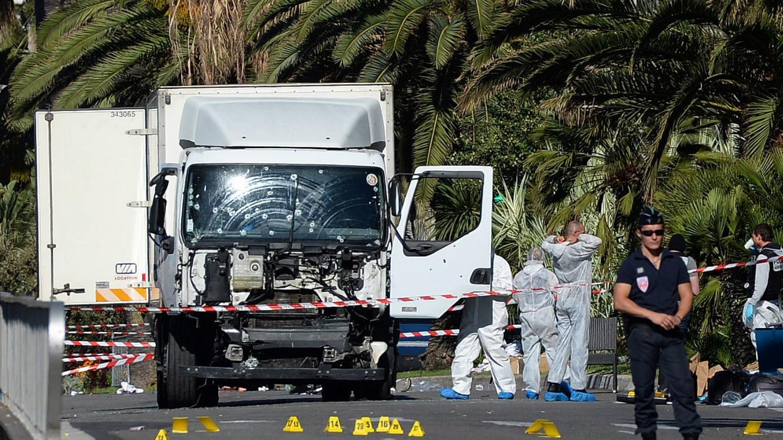 Nizzában majdnem két éve valóban a tömegbe hajtott ez a teherautó – több mint 80 áldozata volt az akciónak Fotó: AFP/Andreas Geb