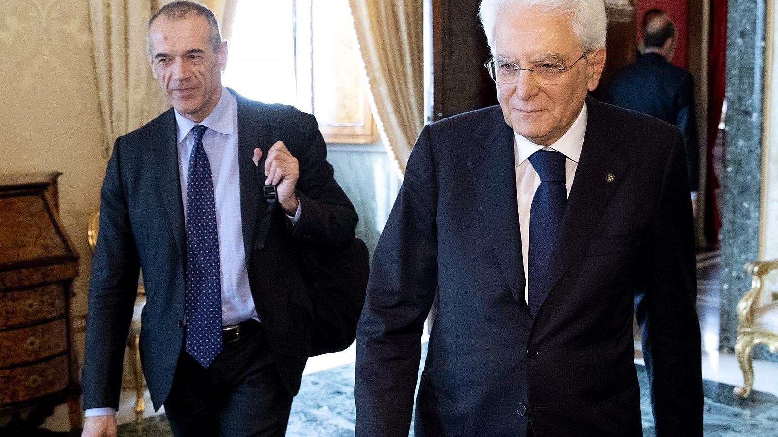 Cottarelli kijelölt kormányfő tegnap is konzultációkat folytatott Sergio Mattarella államfővel Fotó: AFP/Paolo Giandotti